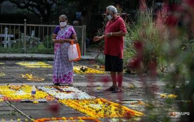 В Индии число жертв пандемии превысило 300 тысяч