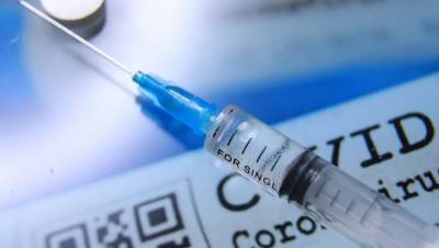 В Петербурге заканчивают испытания новой вакцины от коронавируса