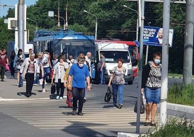 На Московском шоссе столкнулись троллейбус и маршрутка