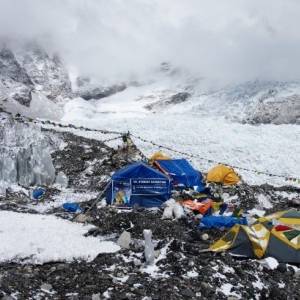 В базовом лагере на Эвересте произошла вспышка коронавируса: более ста зараженных - reporter-ua.com