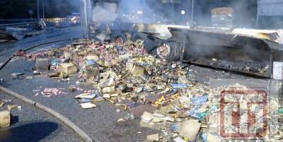 ДТП по Киевом - груженная конфетами фура врезалась в Фольксваген и загорелась - трое погибших, фото - ТЕЛЕГРАФ