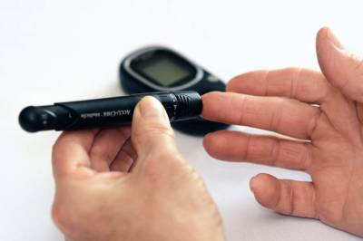 Медики: Отек определенных частей тела и усталость могут сигнализировать о развитии диабета