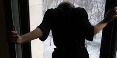 В Ивано-Франковске 13-летняя девочка упала из окна многоэтажке и получила многочисленные травмы - ТЕЛЕГРАФ