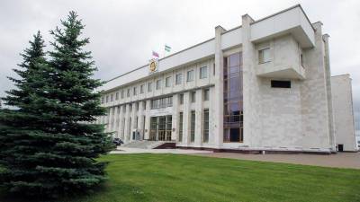 В Башкирии намерены запретить помощникам депутатов иметь двойное гражданство