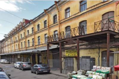 Апраксин двор в Петербурге перекрыт силовиками