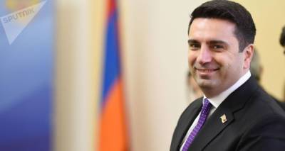 У вице-спикера парламента Армении Алена Симоняна родился сын