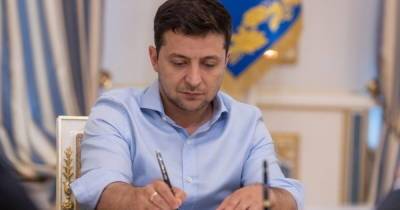 Зеленский подписал земельный закон, который Рада рассматривала более месяца