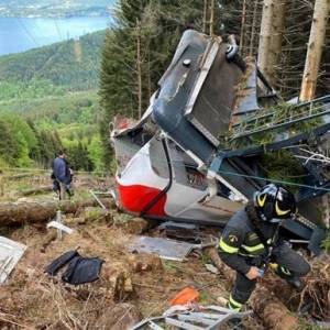 В Италии упала кабинка канатной дороги: погибли 14 человек. Фото