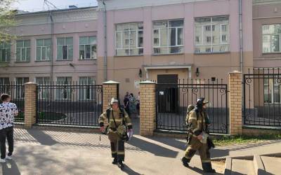 Из-за угрозы минирования в Казани эвакуируют четыре школы