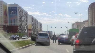 В Тюмени на Пермякова из-за массового ДТП с маршруткой дорожная пробка