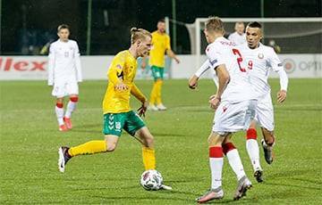 Литовские футболисты не хотят лететь на матчи в Беларусь