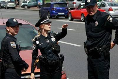 Полицейские получат право обыскивать граждан на улице: в МВД раскрыли подробности