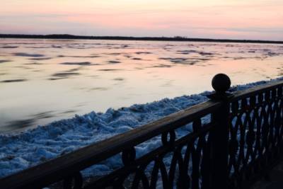 Начало речной навигации в направлении Николаевска-на-Амуре впервые отложено из-за скопления льда в порту города назначения