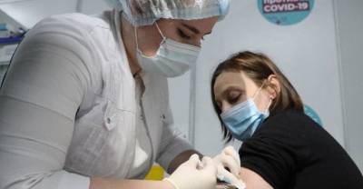 Матвиенко призвала россиян взять пример с Путина и сделать прививку от коронавируса