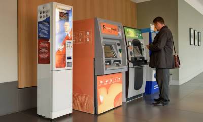Мужчина обналичил в банкомате купюры «банка приколов» на сумму более 1 миллиона рублей