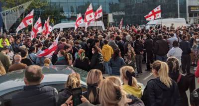 "С высоко поднятыми руками" – "Защитники Рионского ущелья" начали пикетирование в Тбилиси