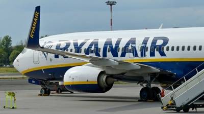Песков заявил об отсутствии сведений о задержании россиян на борту судна Ryanair