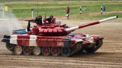 На Западе объяснили любовь русских к танковому биатлону