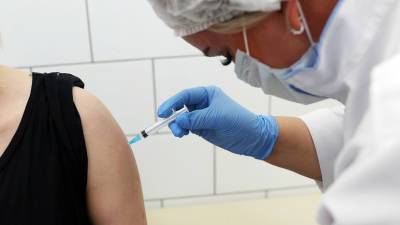 «Привиты полностью более 10 млн человек»: в Роспотребнадзоре назвали число вакцинированных от COVID-19