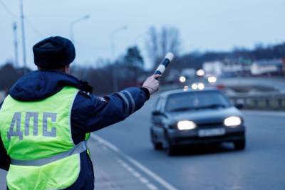 Около 2000 правонарушений пресекли сотрудники дорожной полиции в Псковской области