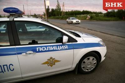 В Сыктывкаре пьяный пассажир напал с ножом на водителя