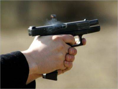 Отменен приговор полицейскому стрелявшему в 13-летнюю девочку, она отказала ему в близости
