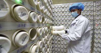 В Китае опровергает информацию о болезни вирусологов из Уханя за месяц до начала пандемии COVID