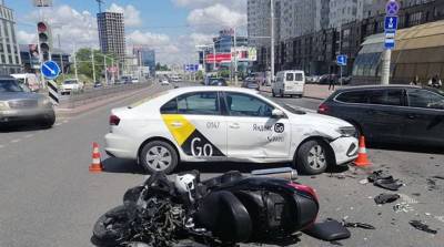 В Минске водитель такси сбил мотоциклиста