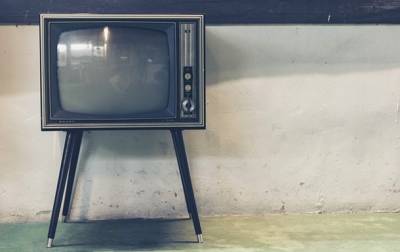 Просмотр телевизора ухудшает умственные способности – ученые