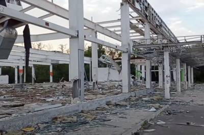 В Горловке разрушили здание супермаркета, фото