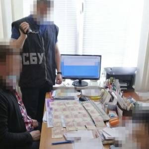 В Днепропетровской области разоблачили медиков, которые продавали поддельные отрицательные COVID-тесты. Фото