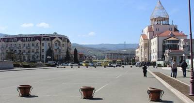 Власти Карабаха демонтируют памятник "Ключ Арцаха"