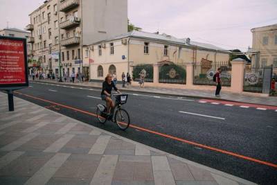 Временные велополосы появились на двух центральных улицах Москвы
