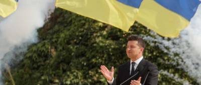 Зеленский предложил признать крымских татар, крымчаков и караимов коренными народами Украины