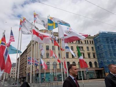 В Риге на ЧМ по хоккею государственный флаг России заменили на символику ОКР