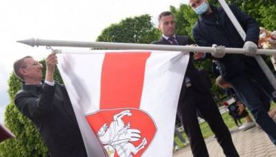 Рижский депутат: поступок с флагом Белоруссии — мелочный и недостойный