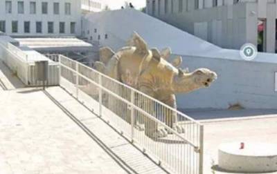 В Барселоне тело пропавшего мужчины нашли в статуе динозавра