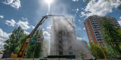 Департамент строительства Москвы приступил к сносу дома по программе реновации