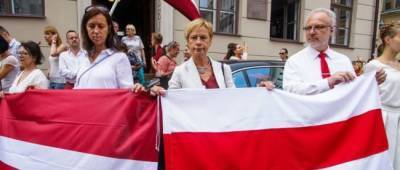 Латвия и Беларусь зеркально высылают дипломатов