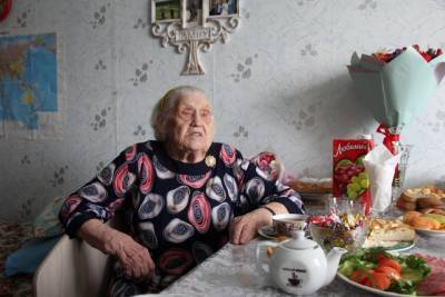 Жительницу Сыктывкара поздравили со 100-летием