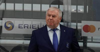 "Детский лепет": тренер Крикунов назвал политикой замену флагов в Риге