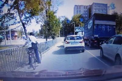 "Отпустите дедушку": в Днипре водитель поразил поступком после ЧП на дороге