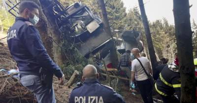 В Италии 13 человек погибли в результате крушения фуникулера
