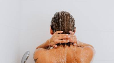 Почему вредно часто принимать горячий душ