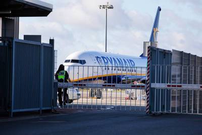 "Желания разобраться нет": реакция на скандал вокруг посадки самолета Ryanair