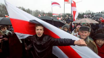 Запад истерит из-за истории в Минске, забыв о своих "подвигах"
