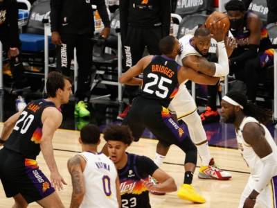 Джеймс Леброн - Крис Пол - Баскетбол: действующие чемпионы НБА потерпели поражение на старте плей-офф - unn.com.ua - Киев - Лос-Анджелес