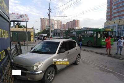 Троллейбус попал в ДТП с легковушкой в Заельцовском районе Новосибирска
