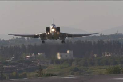 Ту-22 впервые приземлились на российской авиабазе Хмеймим в Сирии