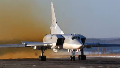 Бомбардировщики Ту-22м3 прилетели на российскую авиабазу Хмеймим в Сирии